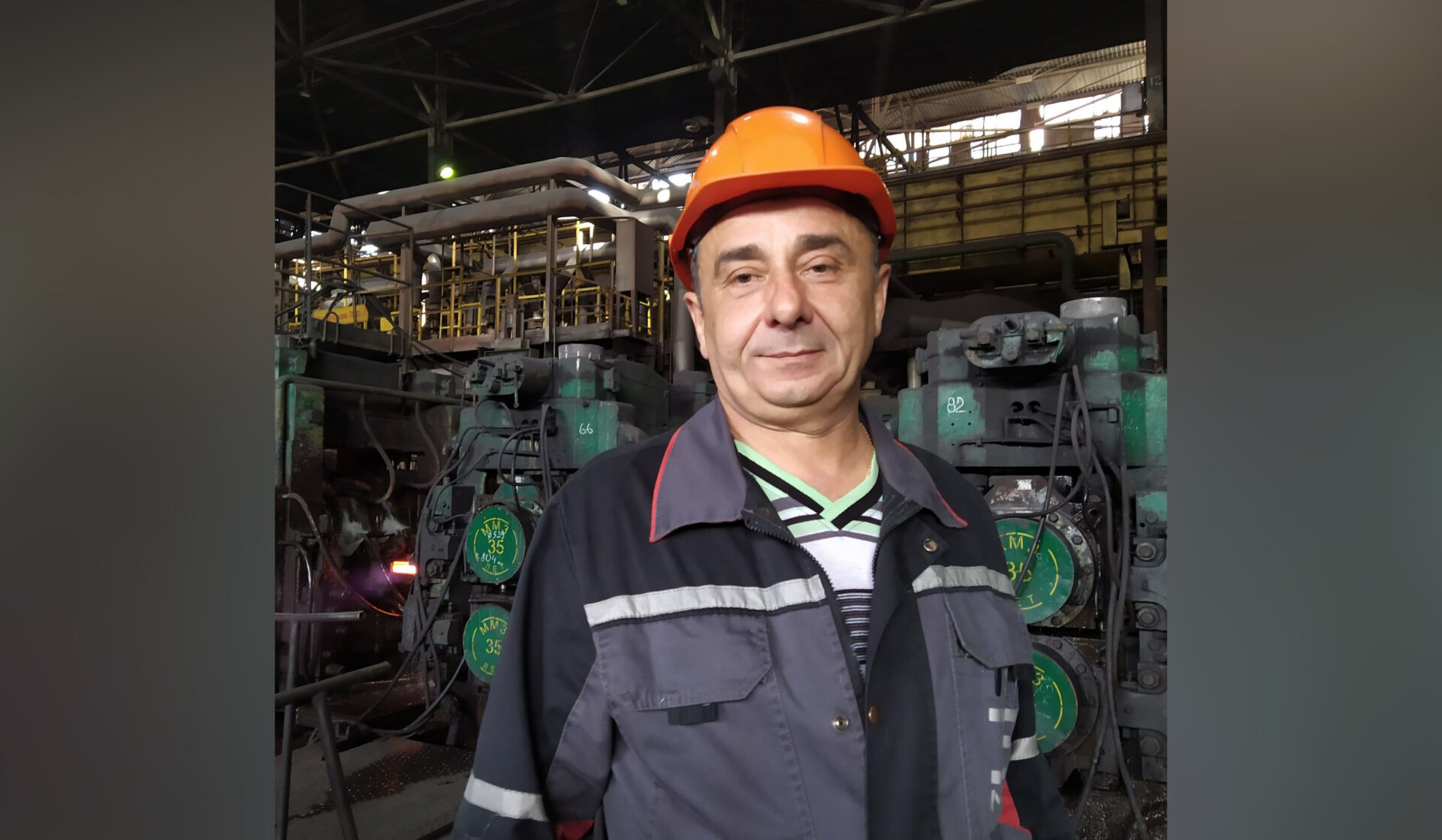 Та заводская проходная, что в люди вывела меня фото Дины Рудой копия