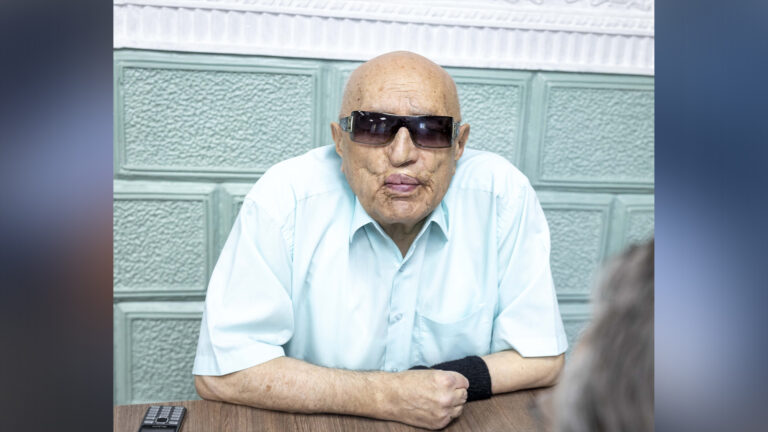 Поддерживать и помогать