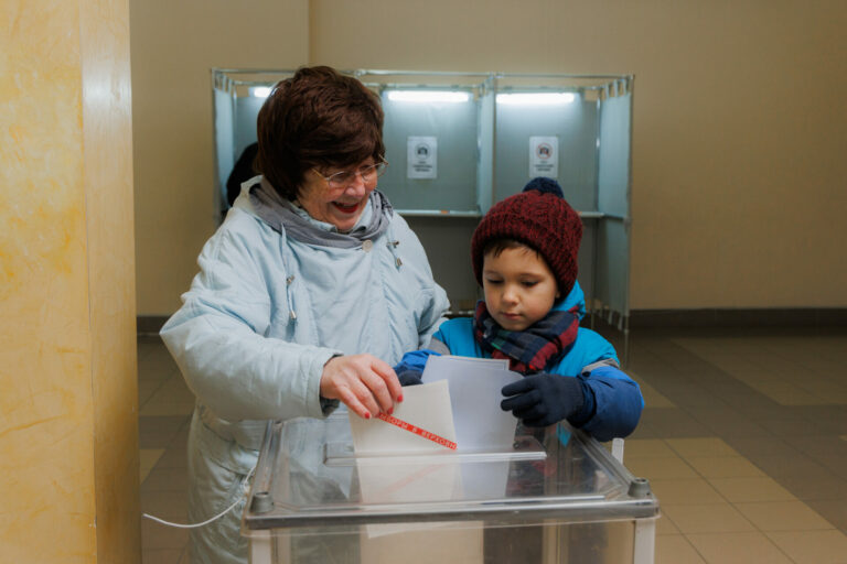 Страна выбирает